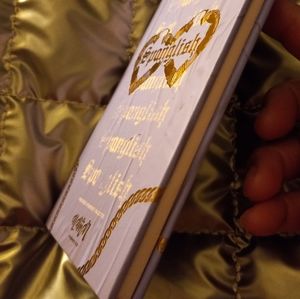 Spanglish alamar palette total net wt.11.2g/ 0.4oz